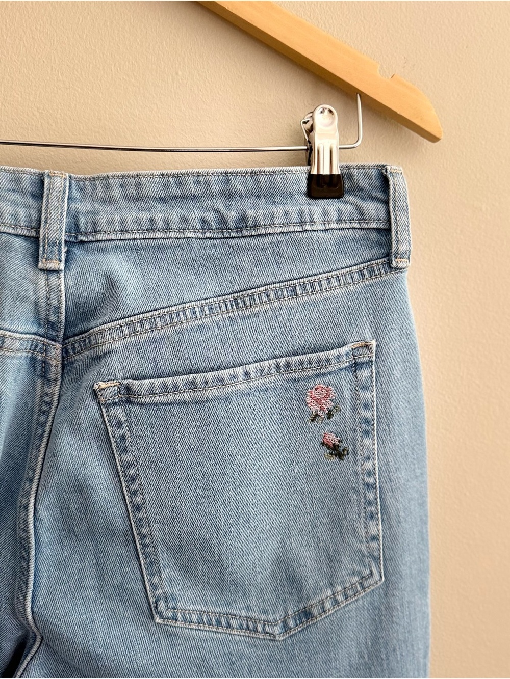 Old Navy Embroidered High Rise OG Loose Fit Jeans size 12 women’s - Picture 4 of 6